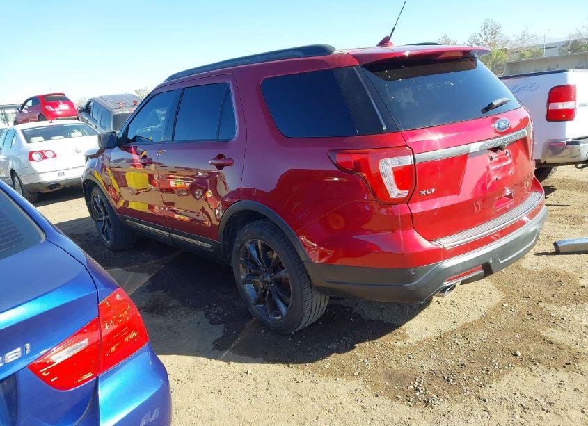 Photo 3 of 2019 Ford Explorer XLT (VIN 1FM5K7D82KGB09025)