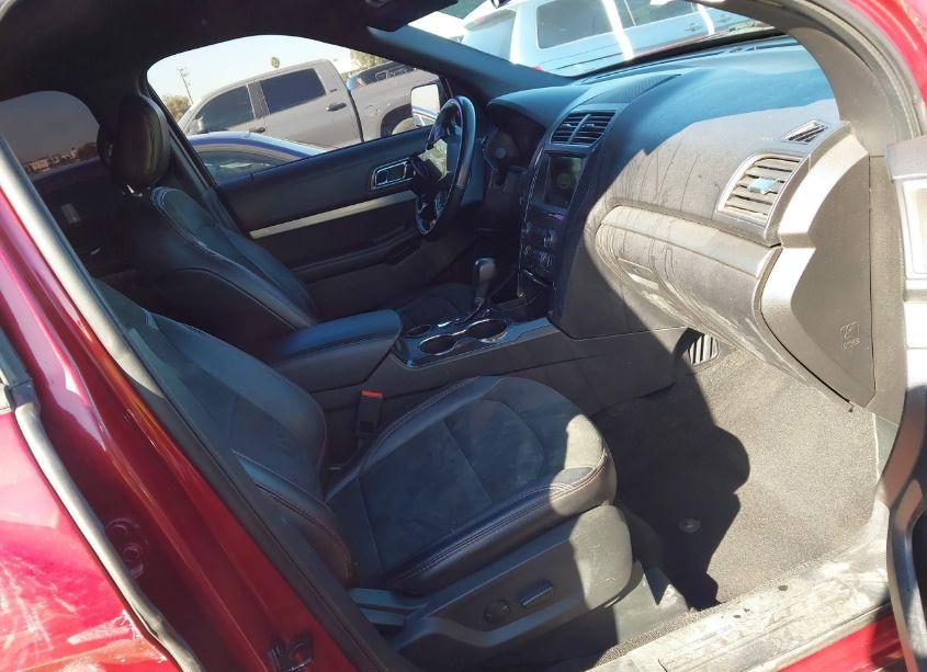 Photo 5 of 2019 Ford Explorer XLT (VIN 1FM5K7D82KGB09025)