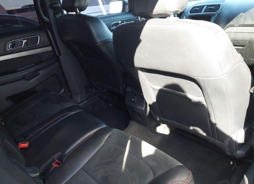 Photo 8 of 2019 Ford Explorer XLT (VIN 1FM5K7D82KGB09025)