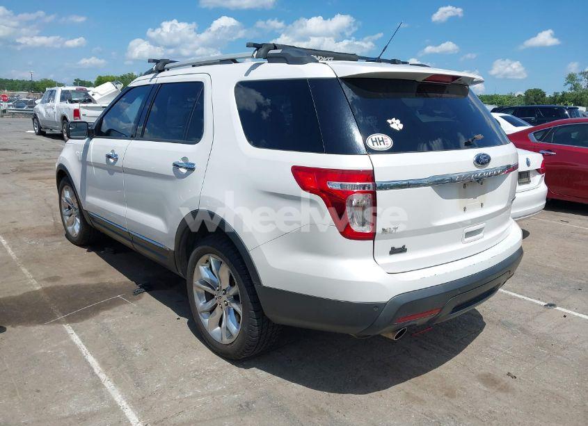 Photo 3 of 2013 Ford Explorer XLT (VIN 1FM5K7D83DGC28124)