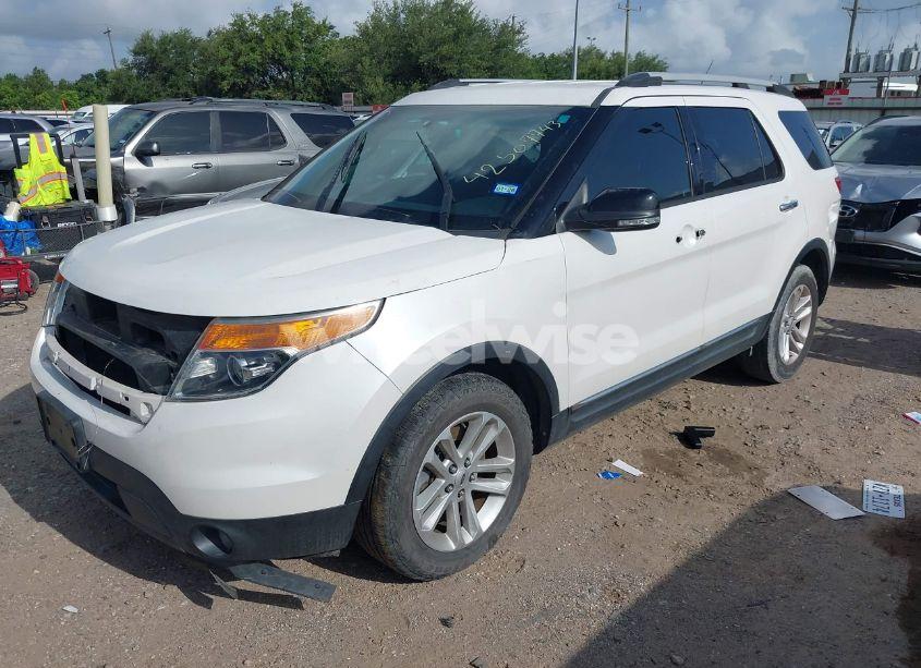 Photo 2 of 2013 Ford Explorer XLT (VIN 1FM5K7D83DGC34103)