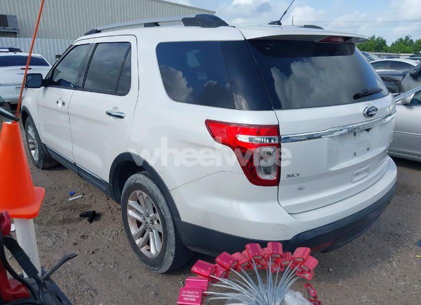 Photo 3 of 2013 Ford Explorer XLT (VIN 1FM5K7D83DGC34103)