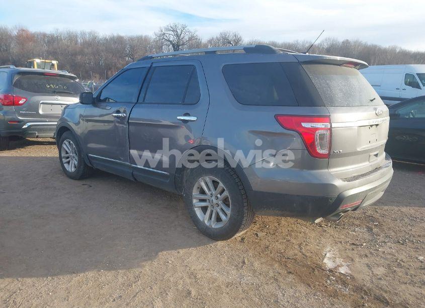 Photo 3 of 2014 Ford Explorer XLT (VIN 1FM5K7D83EGA12159)