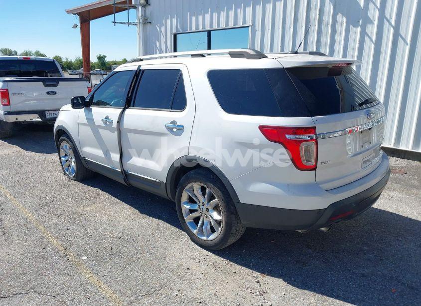 Photo 3 of 2014 Ford Explorer XLT (VIN 1FM5K7D83EGA54038)