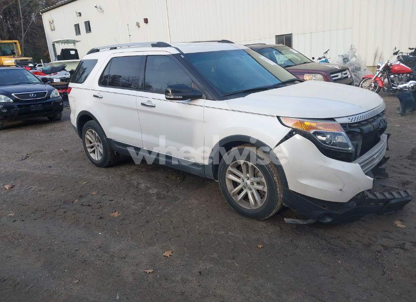 2014 Ford Explorer XLT (VIN 1FM5K7D83EGB17509) main photo