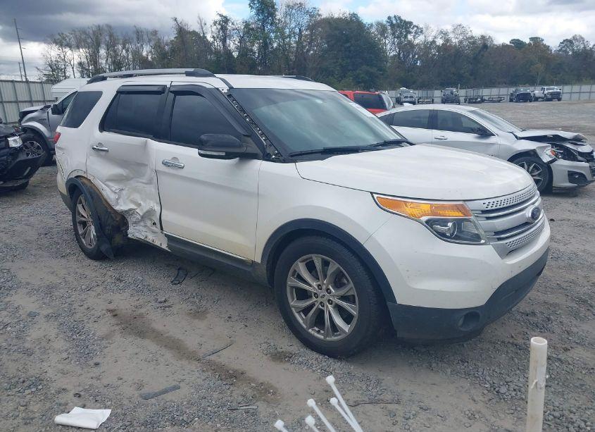 2014 Ford Explorer XLT (VIN 1FM5K7D83EGB57041) main photo