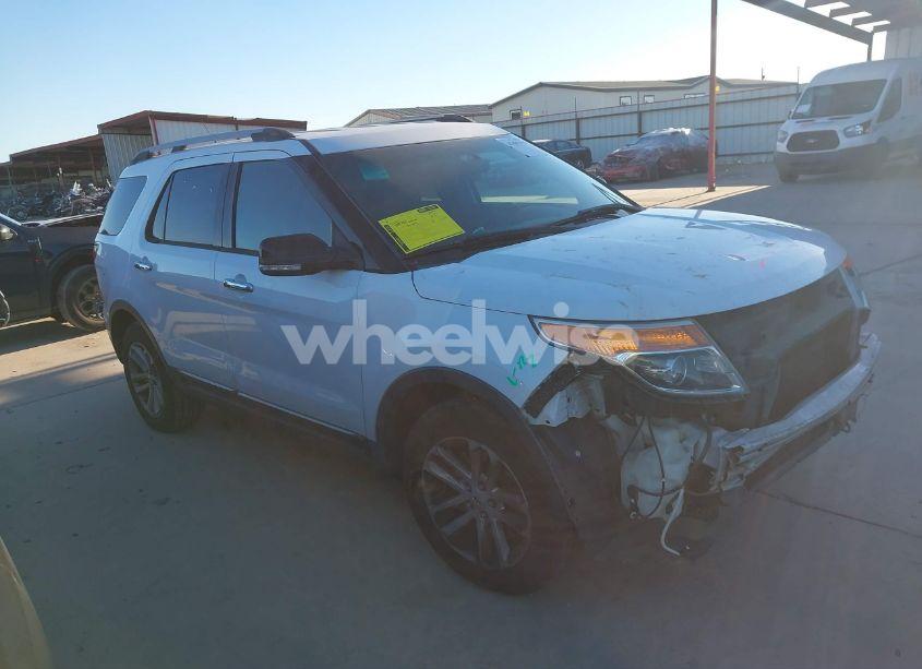 2015 Ford Explorer XLT (VIN 1FM5K7D83FGA65302) main photo