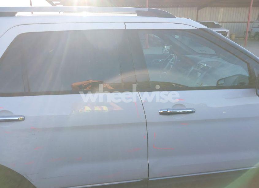 Photo 13 of 2015 Ford Explorer XLT (VIN 1FM5K7D83FGA65302)