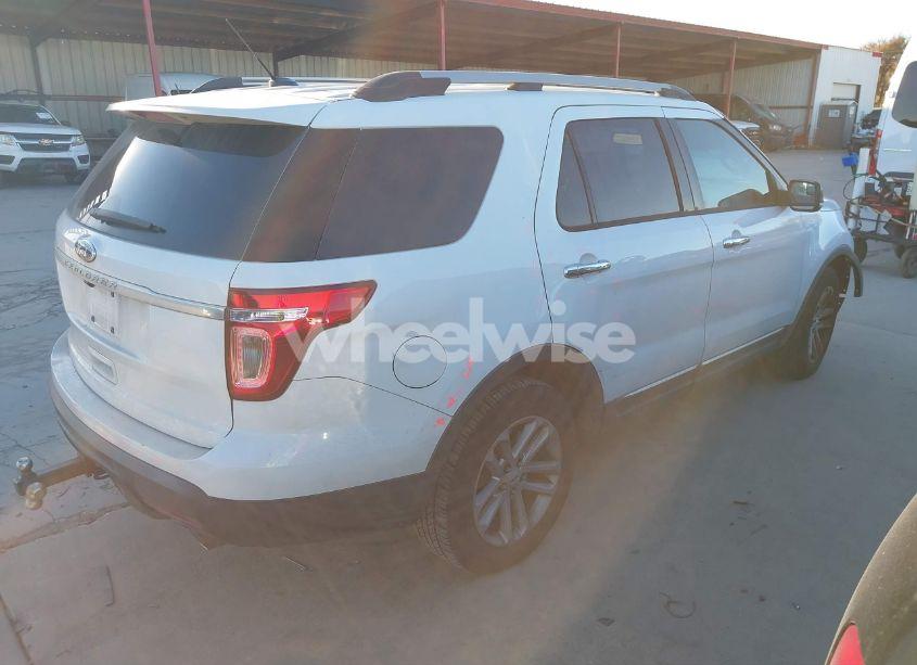 Photo 4 of 2015 Ford Explorer XLT (VIN 1FM5K7D83FGA65302)