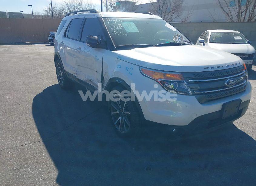 2015 Ford Explorer XLT (VIN 1FM5K7D83FGC50529) main photo