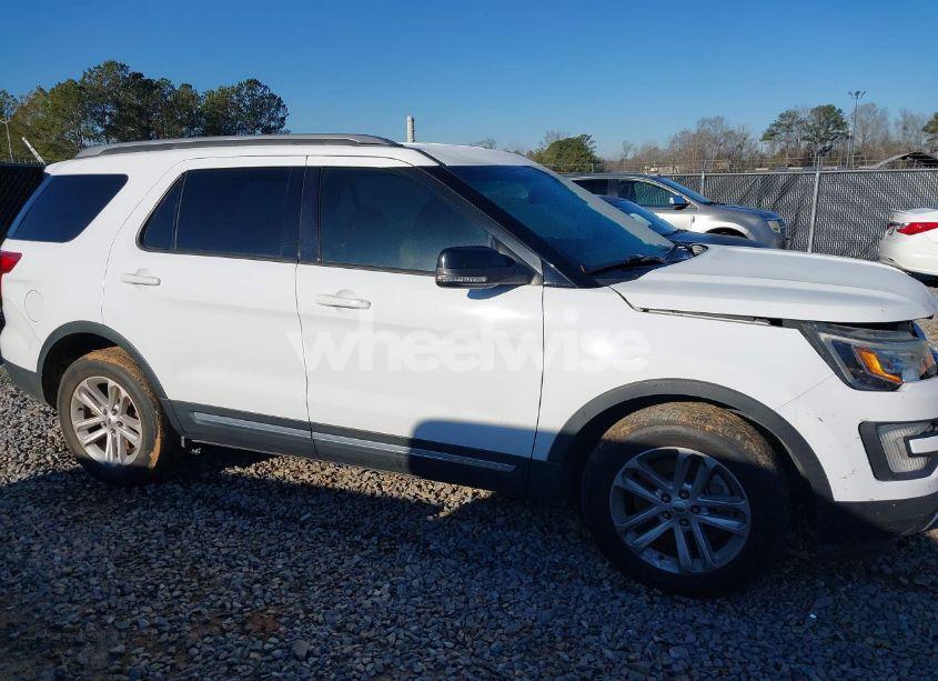Photo 13 of 2016 Ford Explorer XLT (VIN 1FM5K7D83GGC01302)
