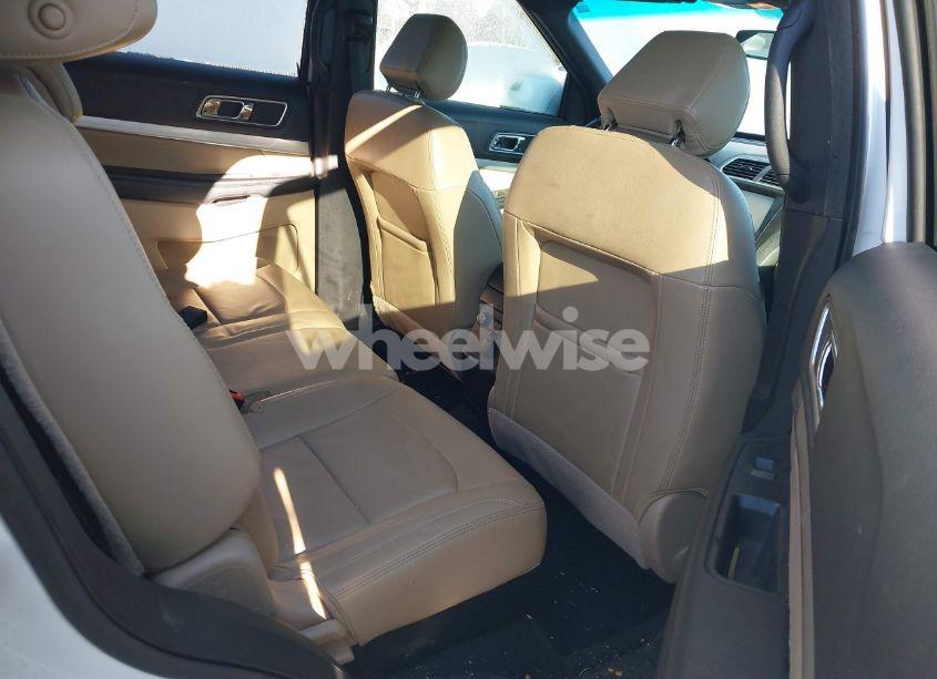 Photo 8 of 2016 Ford Explorer XLT (VIN 1FM5K7D83GGC01302)