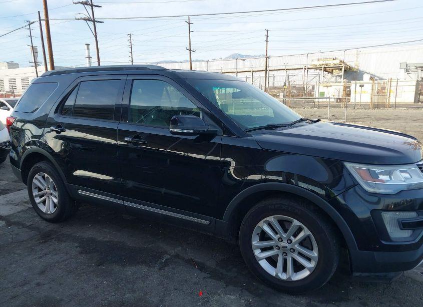 Photo 14 of 2017 Ford Explorer XLT (VIN 1FM5K7D83HGA27846)