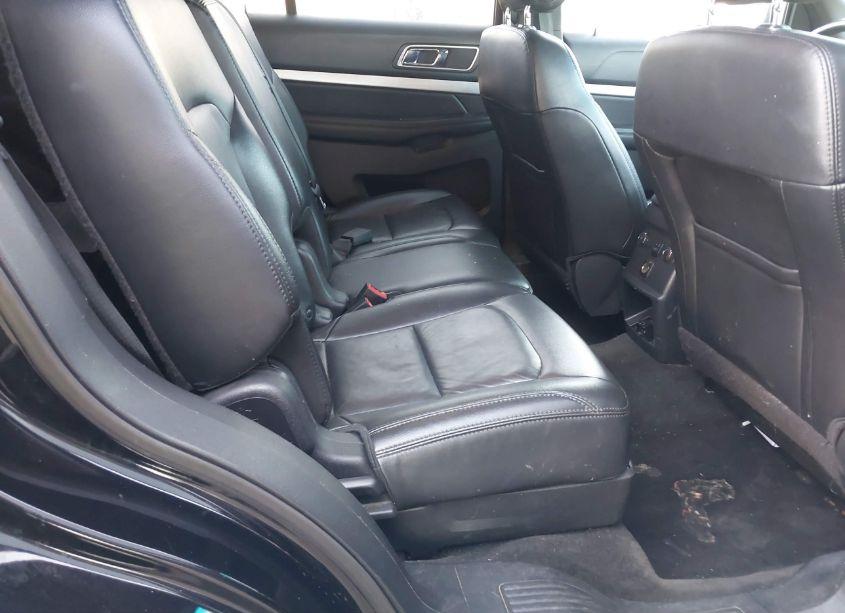Photo 8 of 2017 Ford Explorer XLT (VIN 1FM5K7D83HGA27846)