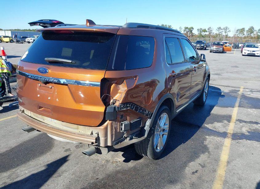 Photo 4 of 2017 Ford Explorer XLT (VIN 1FM5K7D83HGA55081)
