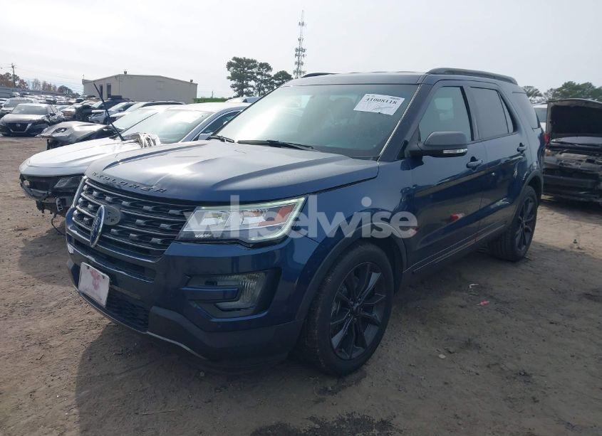 Photo 2 of 2017 Ford Explorer XLT (VIN 1FM5K7D83HGA84189)