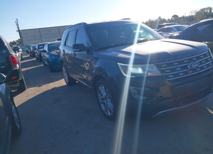 2017 Ford Explorer XLT (VIN 1FM5K7D83HGB39417) main photo