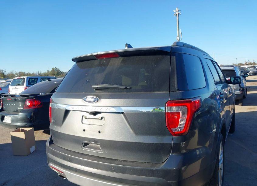 Photo 16 of 2017 Ford Explorer XLT (VIN 1FM5K7D83HGB39417)