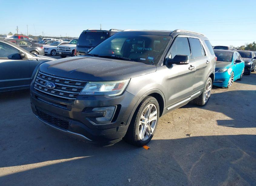 Photo 2 of 2017 Ford Explorer XLT (VIN 1FM5K7D83HGB39417)