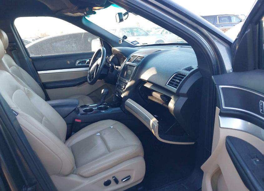 Photo 5 of 2017 Ford Explorer XLT (VIN 1FM5K7D83HGB39417)