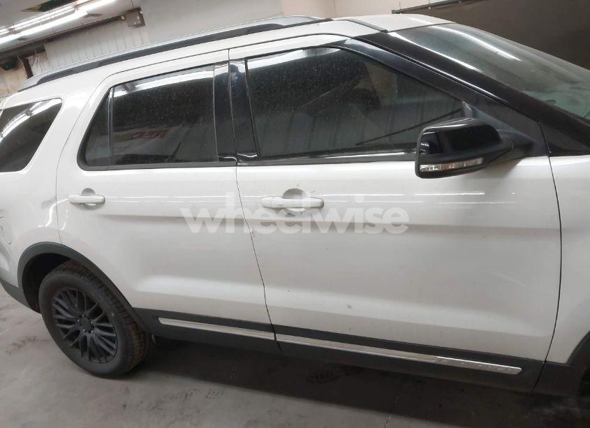 Photo 13 of 2017 Ford Explorer XLT (VIN 1FM5K7D83HGB53480)