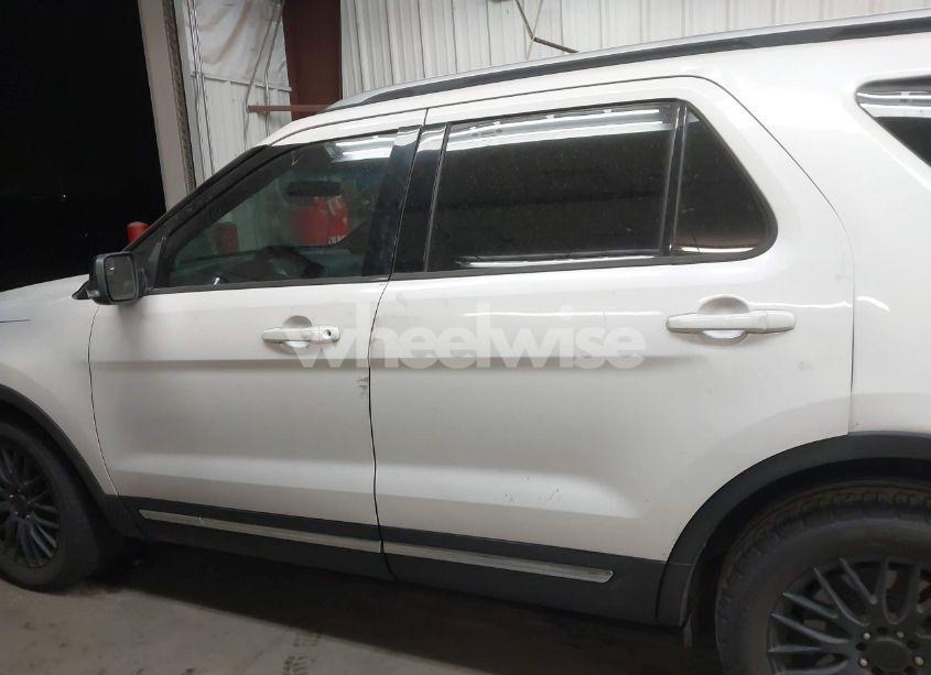 Photo 14 of 2017 Ford Explorer XLT (VIN 1FM5K7D83HGB53480)