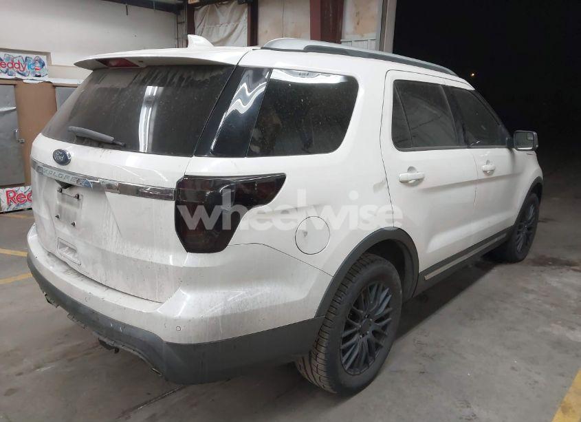 Photo 4 of 2017 Ford Explorer XLT (VIN 1FM5K7D83HGB53480)