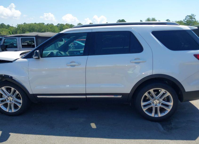 Photo 14 of 2017 Ford Explorer XLT (VIN 1FM5K7D83HGC51117)