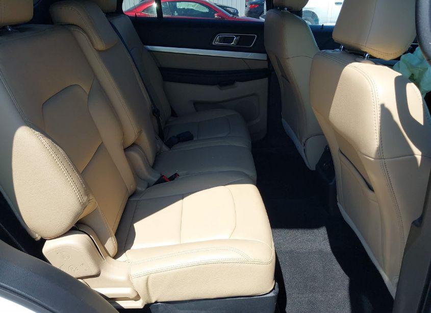 Photo 8 of 2017 Ford Explorer XLT (VIN 1FM5K7D83HGC51117)