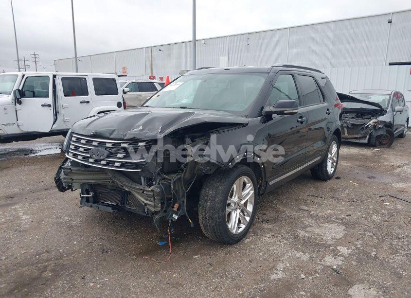 Photo 2 of 2017 Ford Explorer XLT (VIN 1FM5K7D83HGD02504)