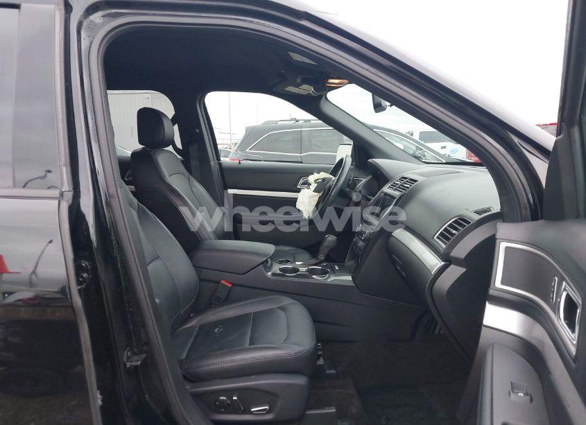 Photo 5 of 2017 Ford Explorer XLT (VIN 1FM5K7D83HGD02504)