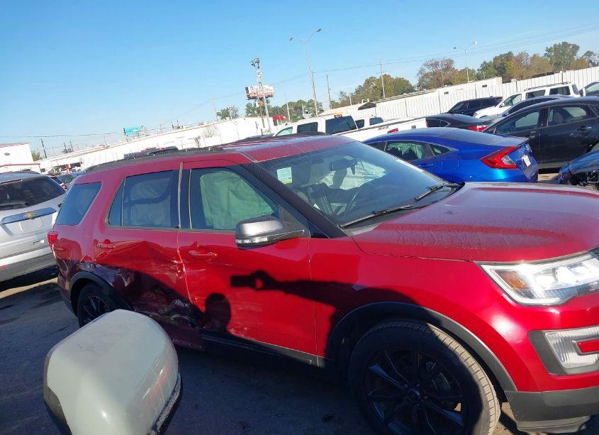 Photo 13 of 2017 Ford Explorer XLT (VIN 1FM5K7D83HGD53095)