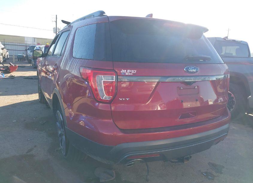 Photo 3 of 2017 Ford Explorer XLT (VIN 1FM5K7D83HGD53095)
