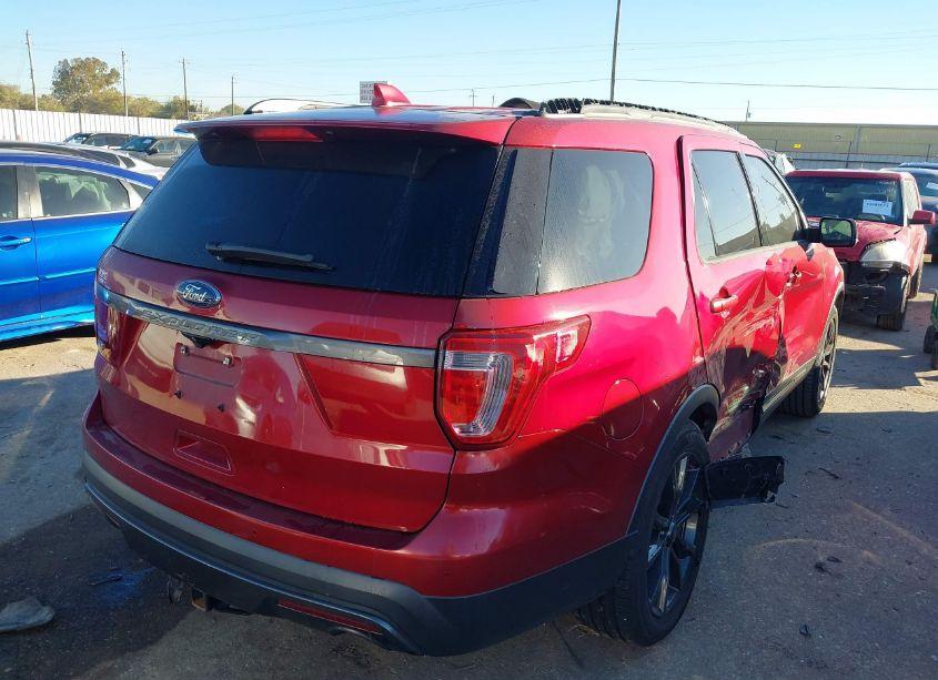 Photo 4 of 2017 Ford Explorer XLT (VIN 1FM5K7D83HGD53095)