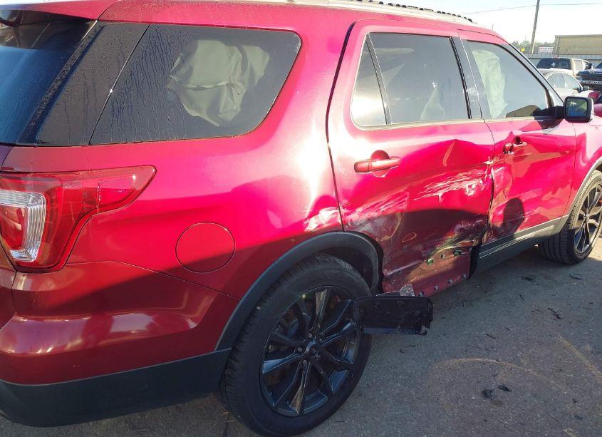 Photo 6 of 2017 Ford Explorer XLT (VIN 1FM5K7D83HGD53095)