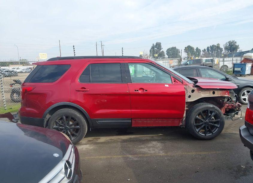 Photo 14 of 2017 Ford Explorer XLT (VIN 1FM5K7D83HGD56370)