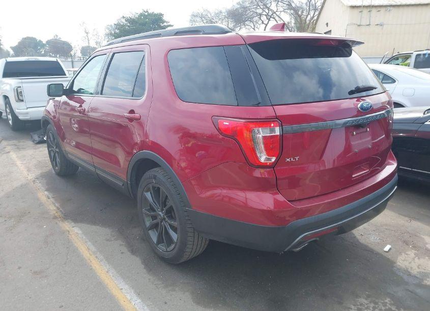 Photo 3 of 2017 Ford Explorer XLT (VIN 1FM5K7D83HGD56370)