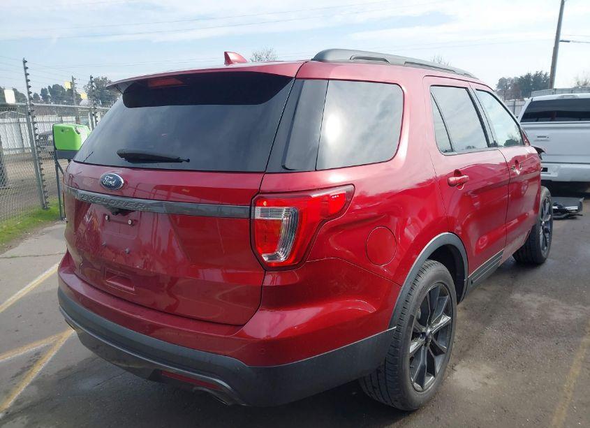 Photo 4 of 2017 Ford Explorer XLT (VIN 1FM5K7D83HGD56370)