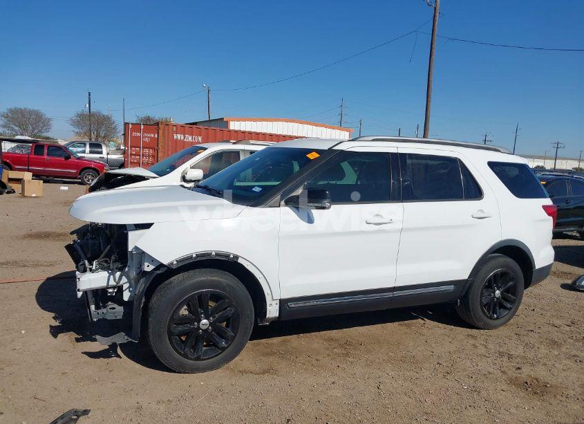 Photo 15 of 2017 Ford Explorer XLT (VIN 1FM5K7D83HGD85884)