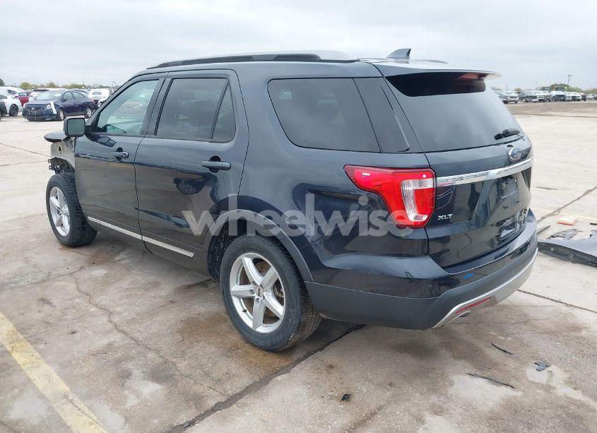Photo 3 of 2017 Ford Explorer XLT (VIN 1FM5K7D83HGE36669)