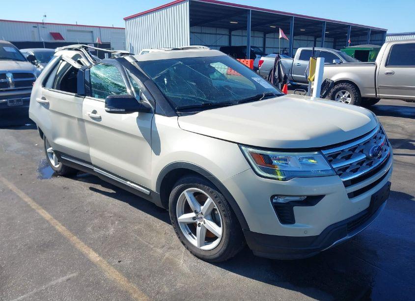 2018 Ford Explorer XLT (VIN 1FM5K7D83JGA01978) main photo