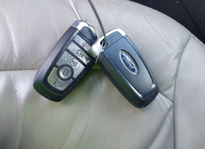 Photo 11 of 2018 Ford Explorer XLT (VIN 1FM5K7D83JGA01978)