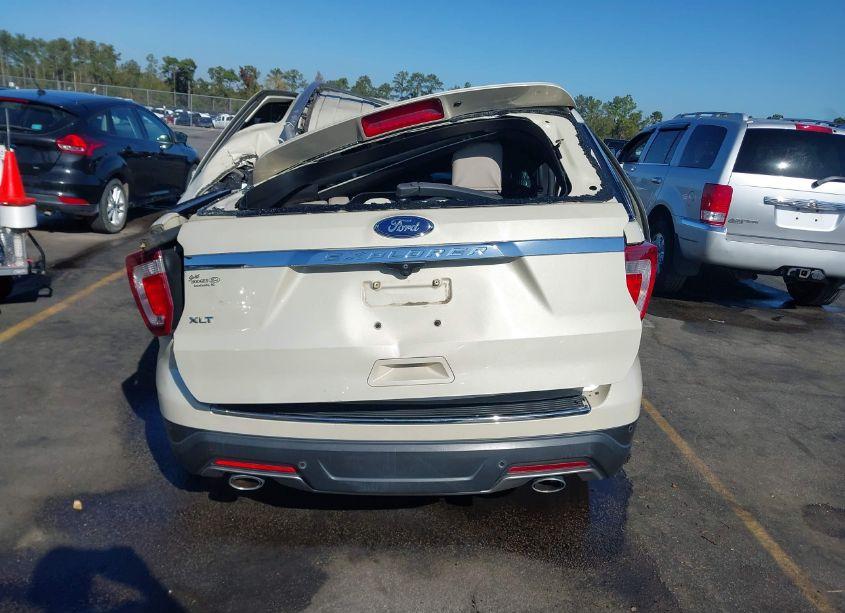 Photo 16 of 2018 Ford Explorer XLT (VIN 1FM5K7D83JGA01978)