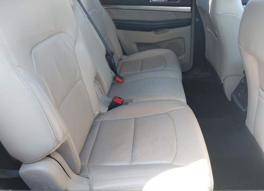 Photo 8 of 2018 Ford Explorer XLT (VIN 1FM5K7D83JGA01978)