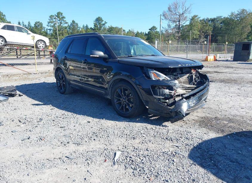 2018 Ford Explorer XLT (VIN 1FM5K7D83JGA17534) main photo