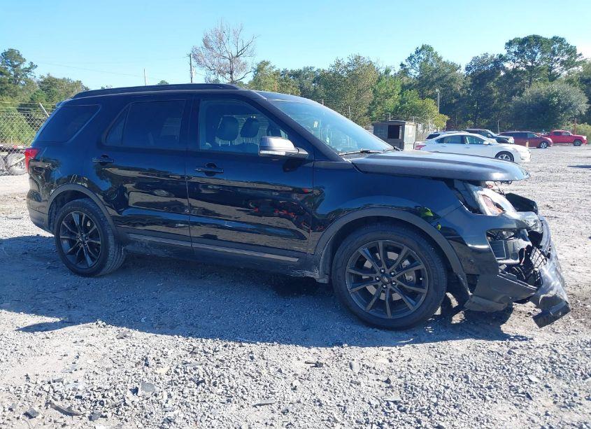 Photo 14 of 2018 Ford Explorer XLT (VIN 1FM5K7D83JGA17534)