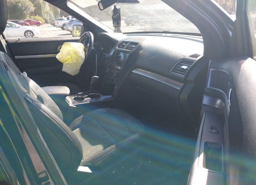 Photo 5 of 2018 Ford Explorer XLT (VIN 1FM5K7D83JGA17534)