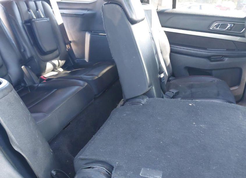 Photo 8 of 2018 Ford Explorer XLT (VIN 1FM5K7D83JGA17534)