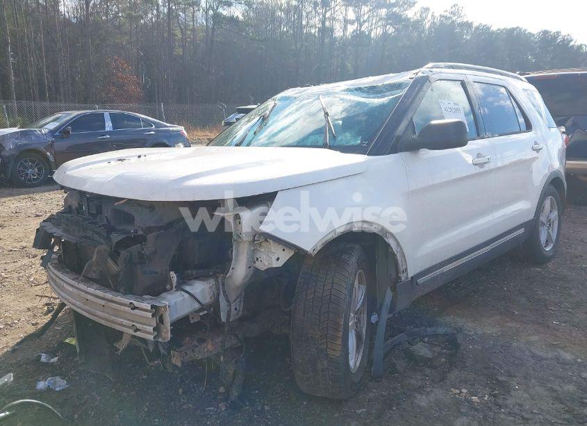 Photo 2 of 2018 Ford Explorer XLT (VIN 1FM5K7D83JGA39601)