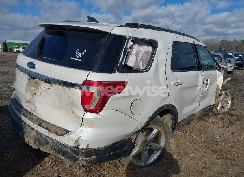 Photo 4 of 2018 Ford Explorer XLT (VIN 1FM5K7D83JGA39601)